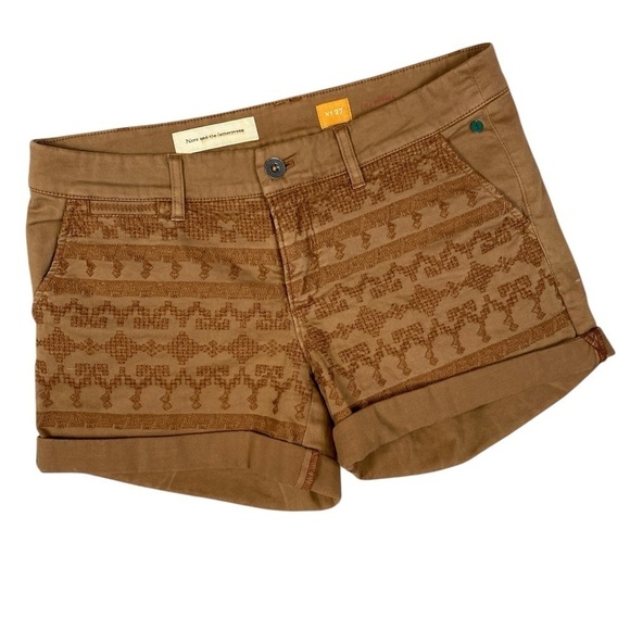 Pilcro and the Letterpress Pants - Pilcro Hyphen embroidered shorts tan size 27 boho cottagecore Aztec embroidery